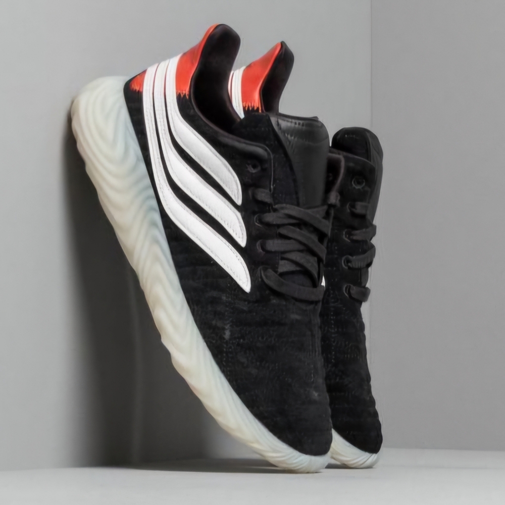 📍SOLD📍ADIDAS Sobakov Blk/White/Red Sz 12